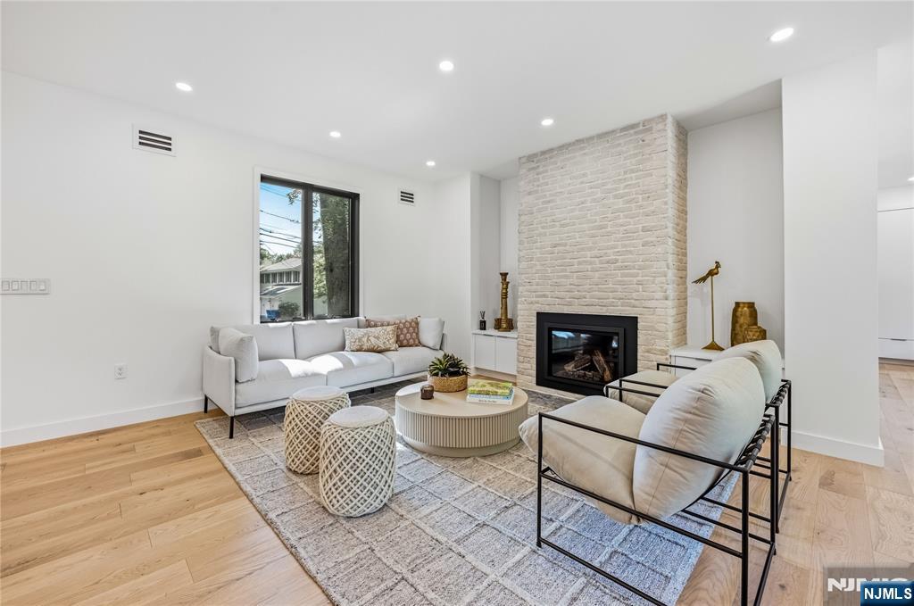 125 Hudson Avenue - Photo 5