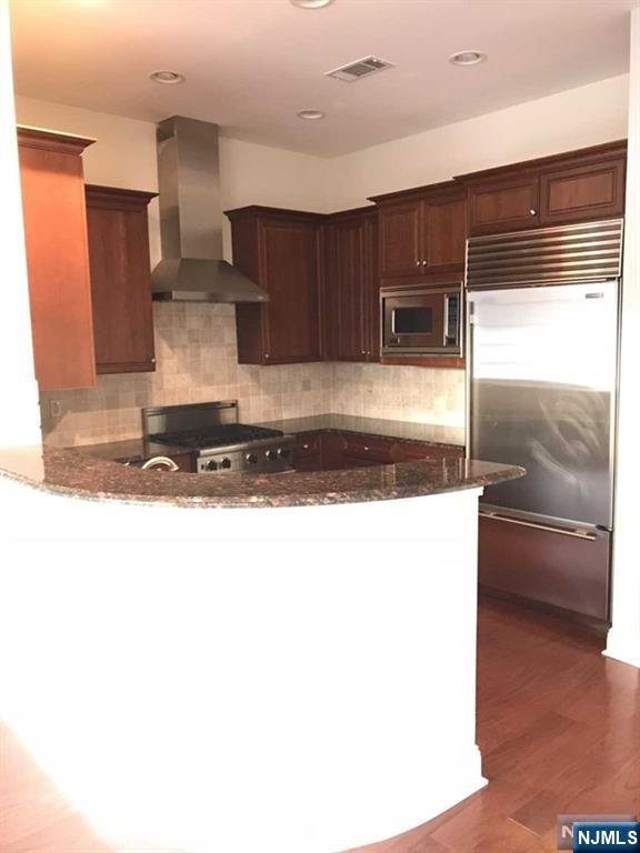 2303 The Plaza 2303 - Photo 5