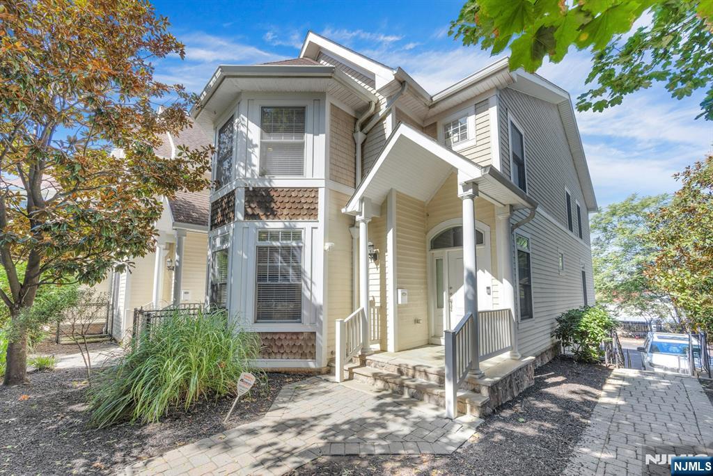 33 E Linden Avenue - Photo 4