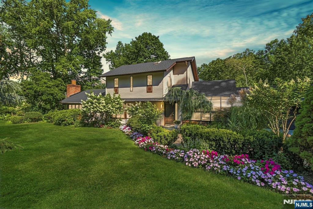 343 Sunset Road - Photo 1