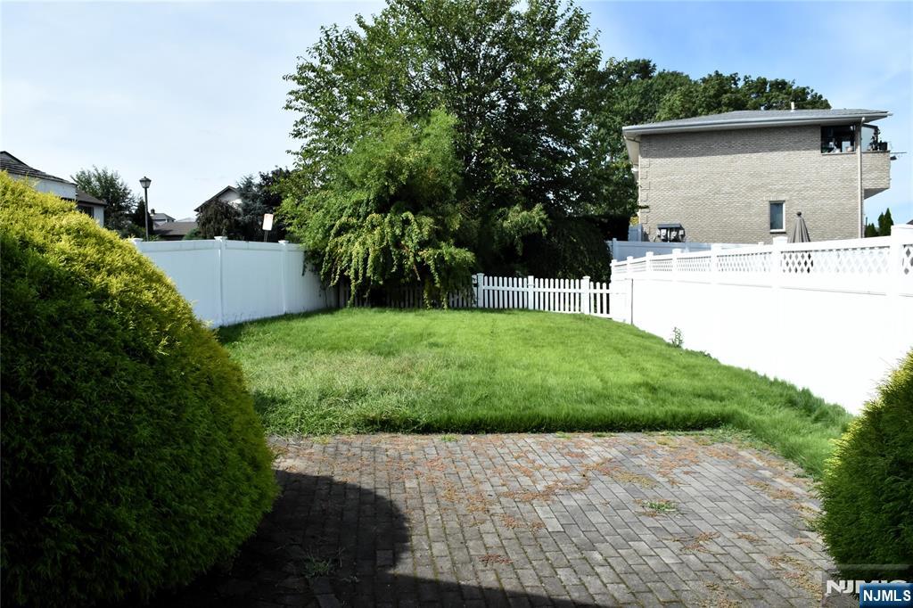 3 Linden Avenue