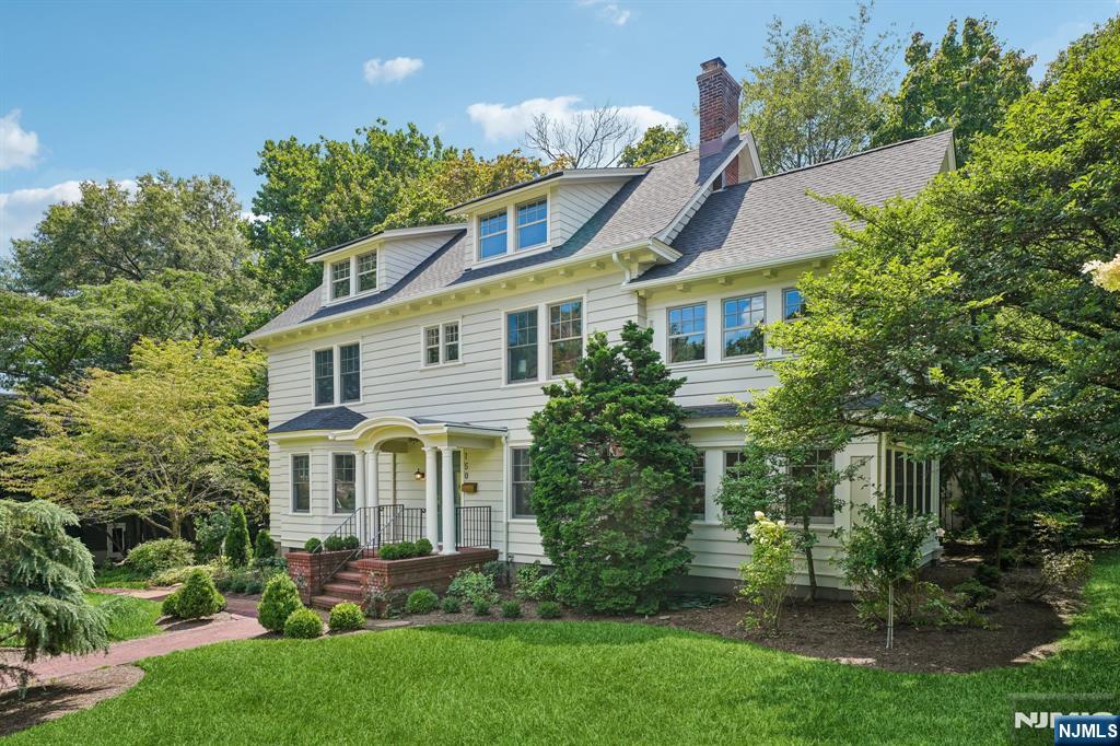 150 Gordonhurst Avenue - Photo 1