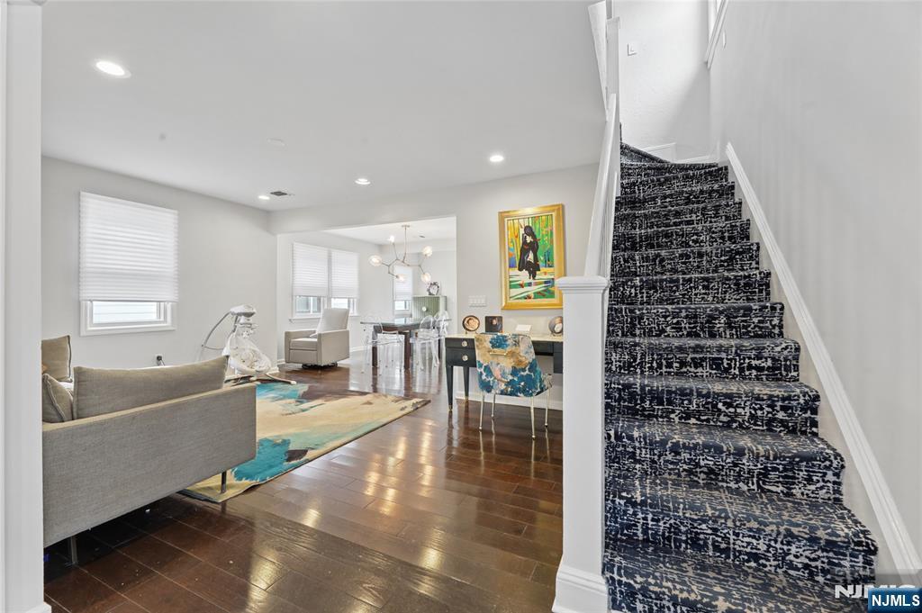 56 Hallberg Ave, Bergenfield, NJ 07621