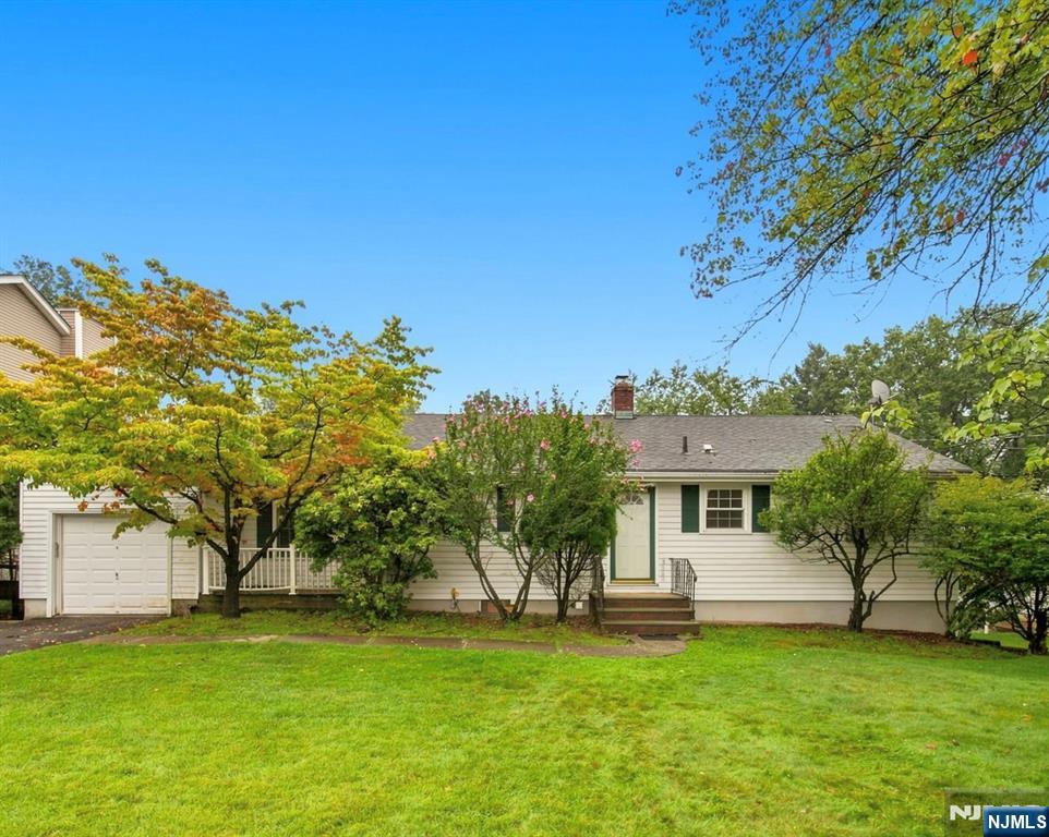 427 West Ave, Northvale, NJ 07647