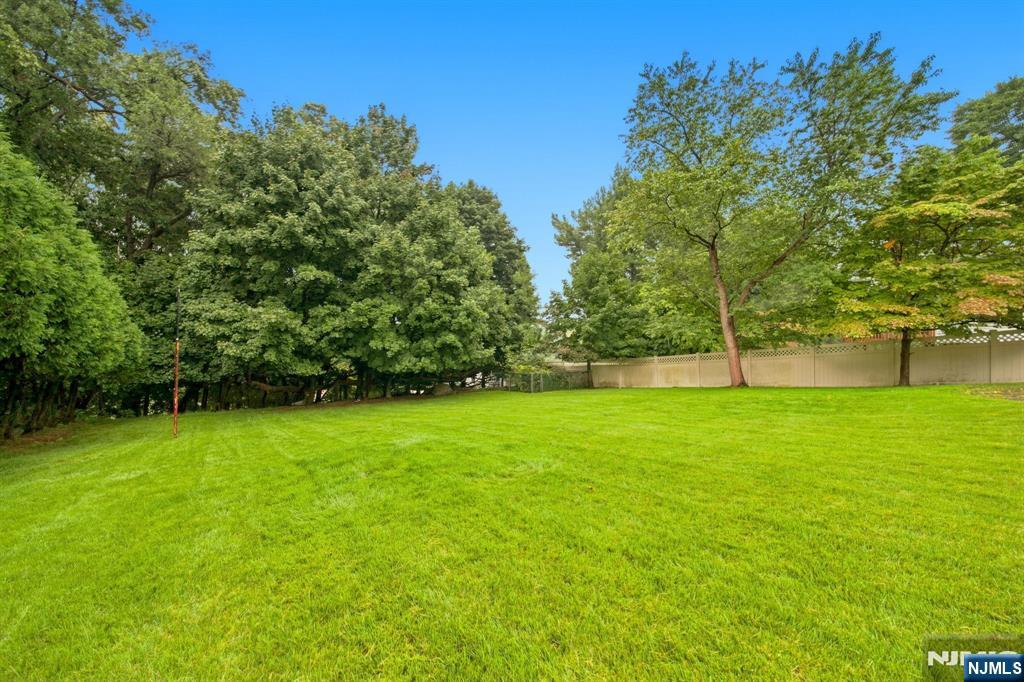427 West Ave, Northvale, NJ 07647