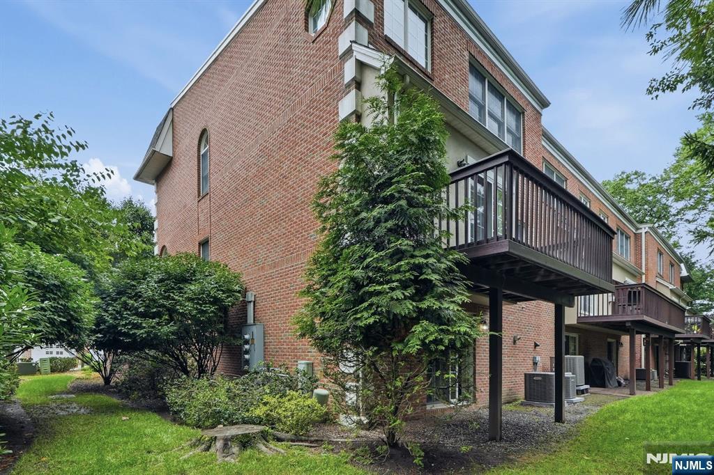 156 Stonegate Trail - Photo 2