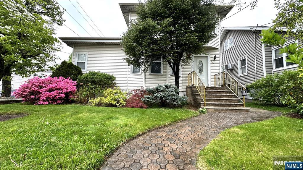 415 Main Street - Photo 2
