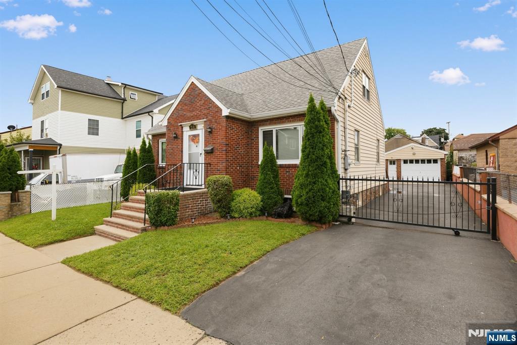 258 22nd Street - Photo 4