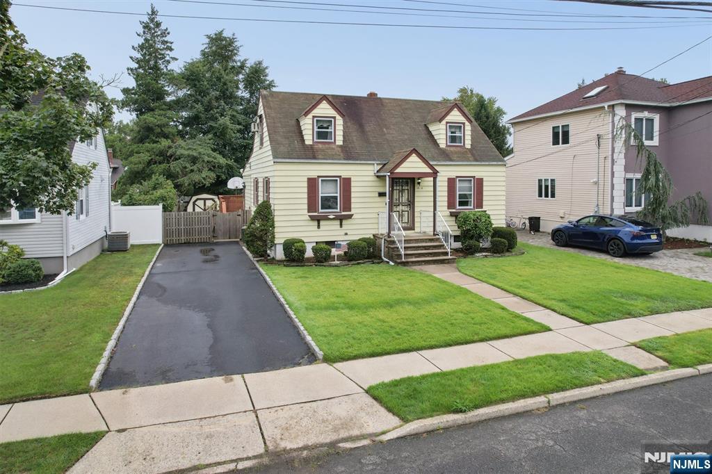 Photo 2 of Single family home for sale at 39 18 Jasper Rd, Fair Lawn, NJ 07410 | MLS# 26033193 | Listing updated on 2026-09-17