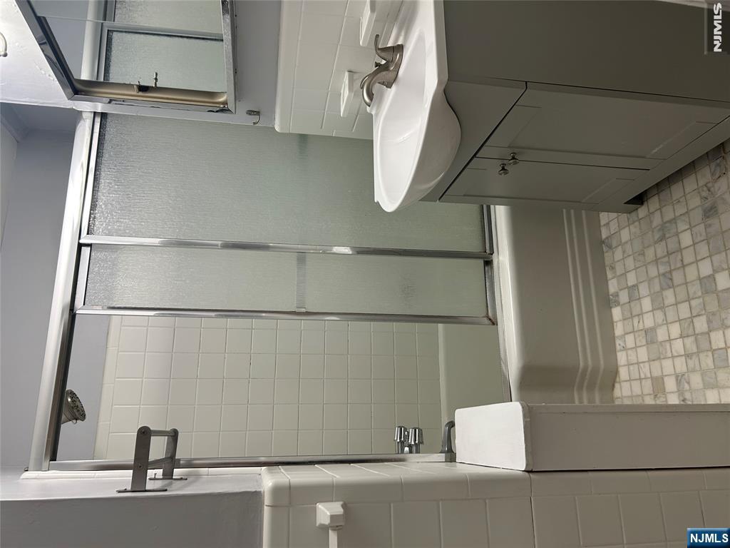 415 Claremont Avenue C006A - Photo 2