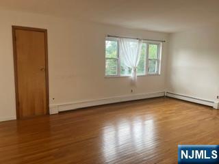 417 2nd Street 2nd Floor - Photo 2