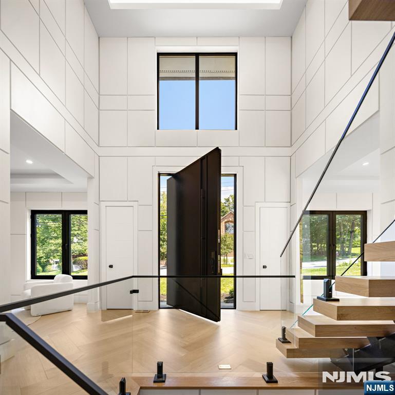61 Ross Avenue - Photo 2