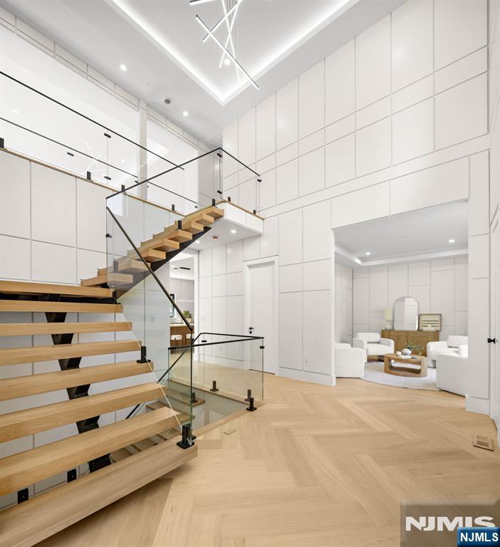61 Ross Avenue — photo 14