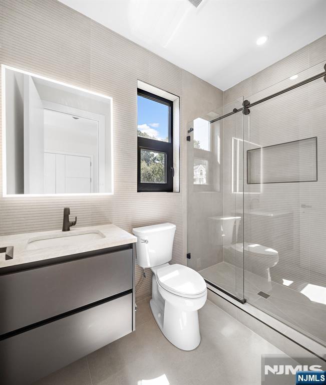 61 Ross Avenue — photo 21