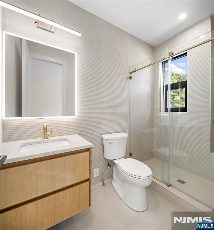 61 Ross Avenue — photo 23