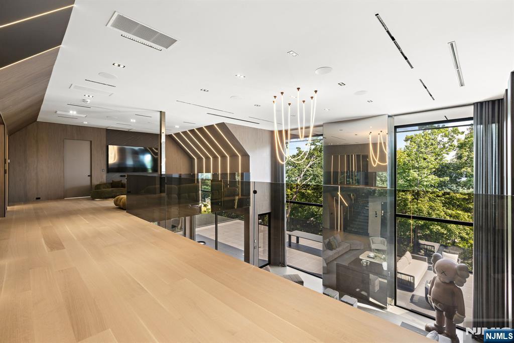 8 Flintlock Court — photo 18