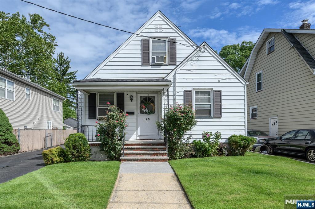 25 Broad Terrace - Photo 1