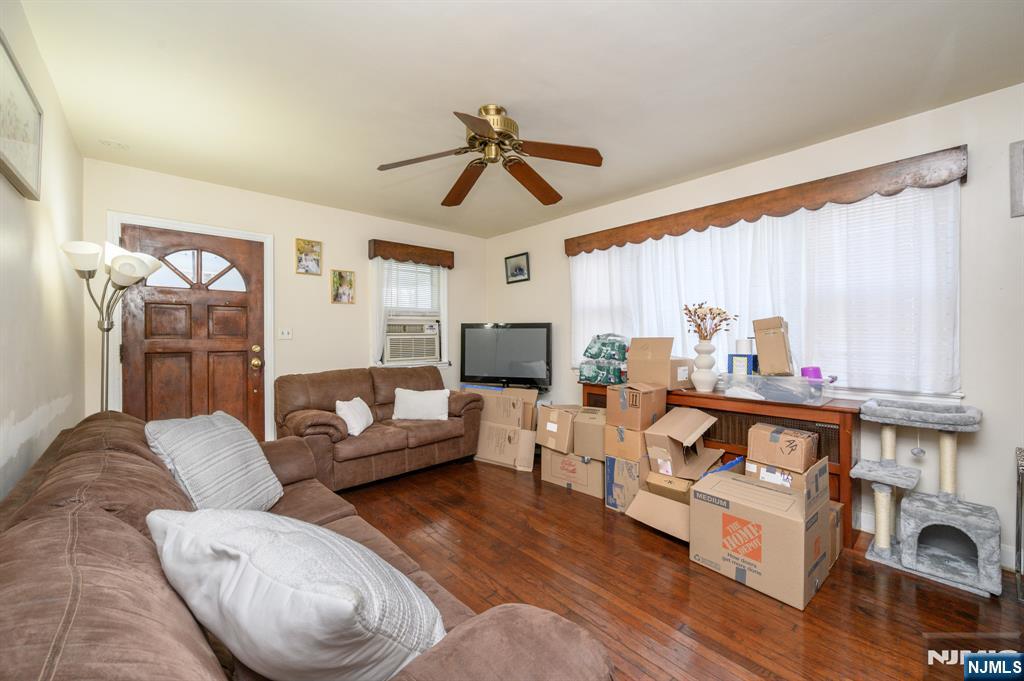 25 Broad Terrace - Photo 4