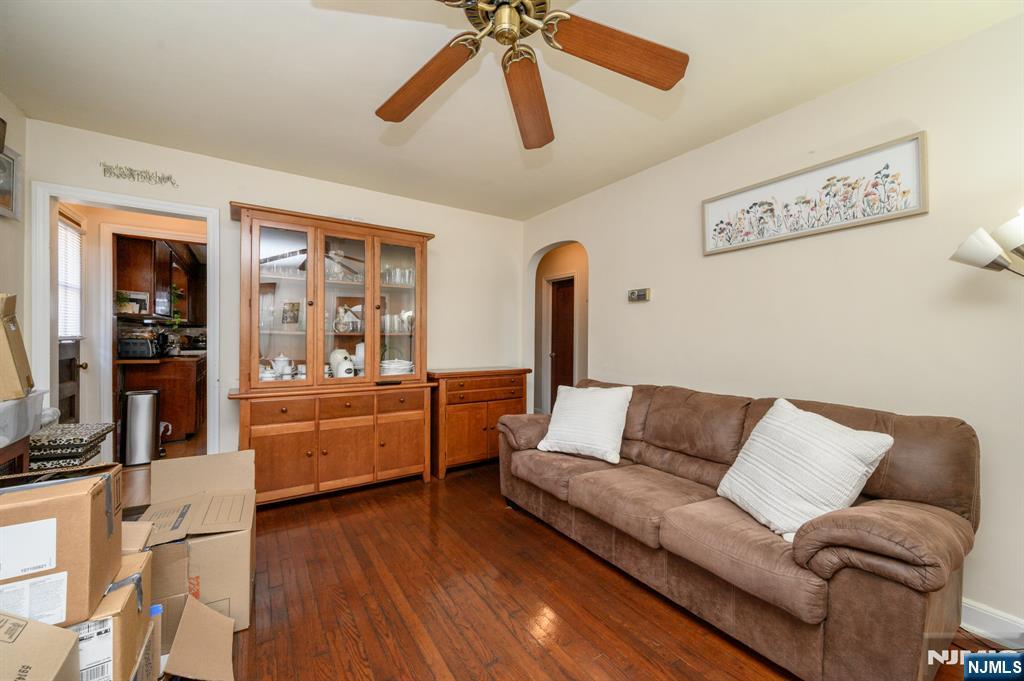 25 Broad Terrace - Photo 5