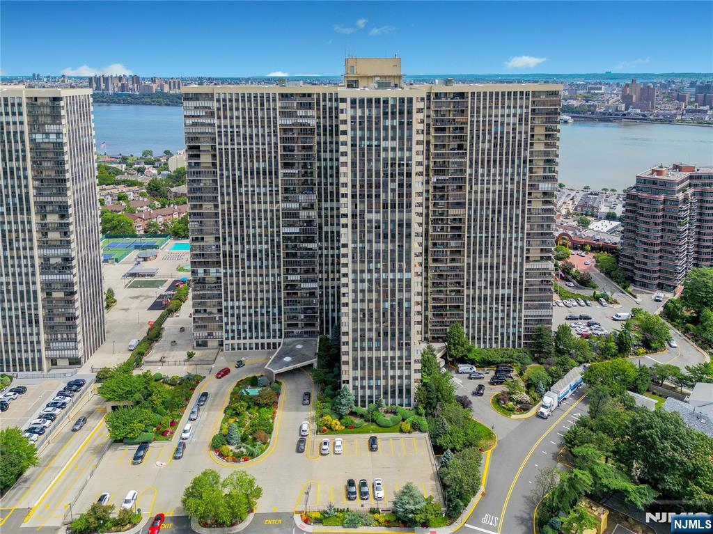200 Winston Dr #2207, Cliffside Park, NJ 07010