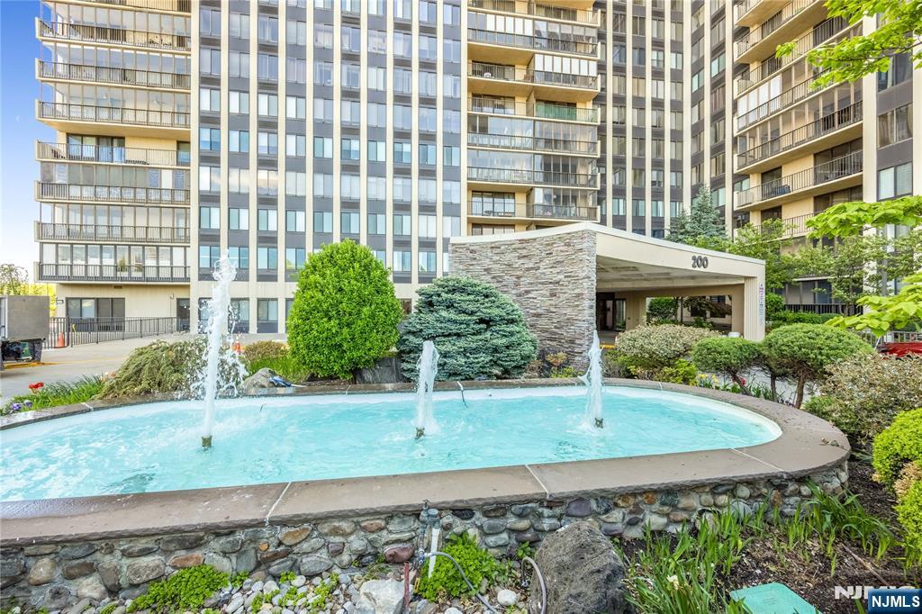 200 Winston Dr #2207, Cliffside Park, NJ 07010