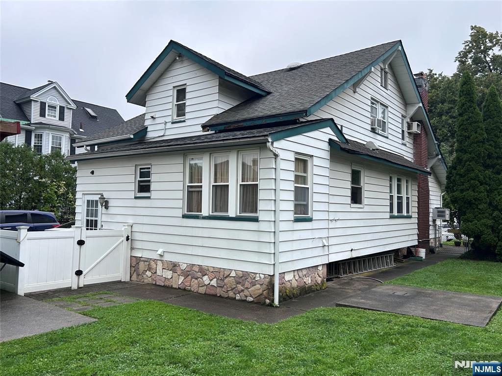 62 Tuxedo Avenue