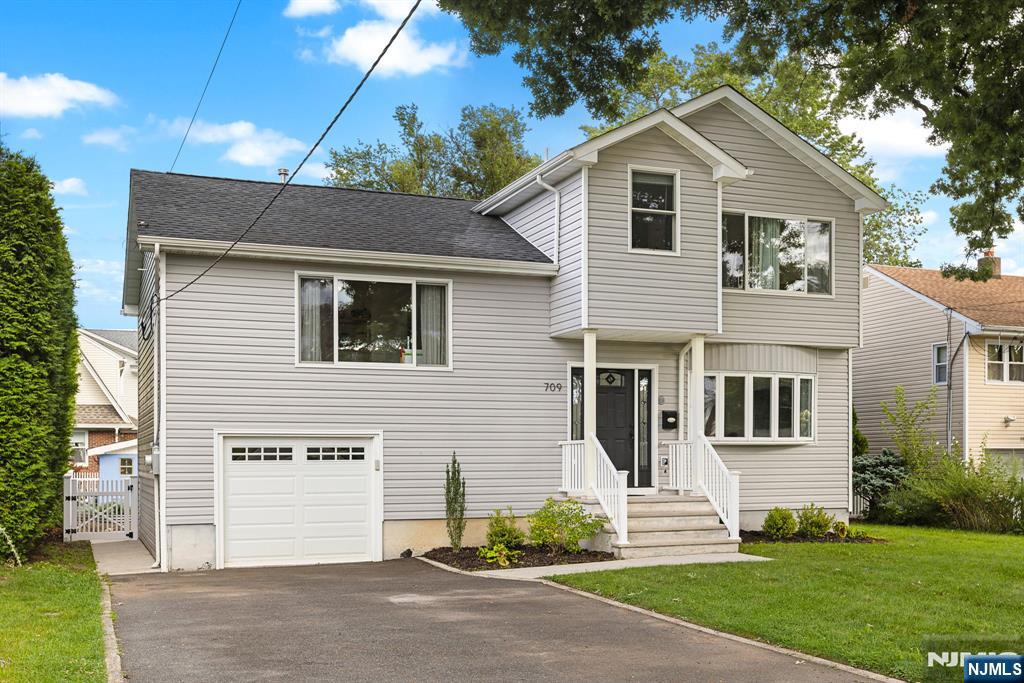 709 Lincoln Ave, Glen Rock, NJ 07452