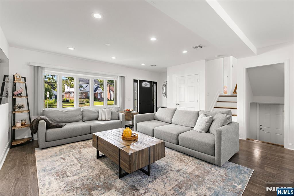 709 Lincoln Ave, Glen Rock, NJ 07452