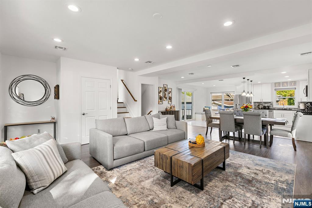 709 Lincoln Ave, Glen Rock, NJ 07452