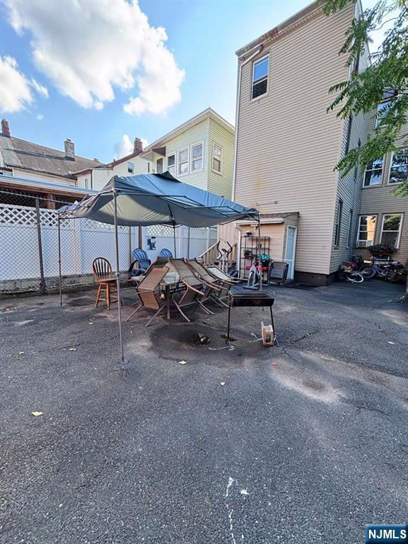 393 Straight Street