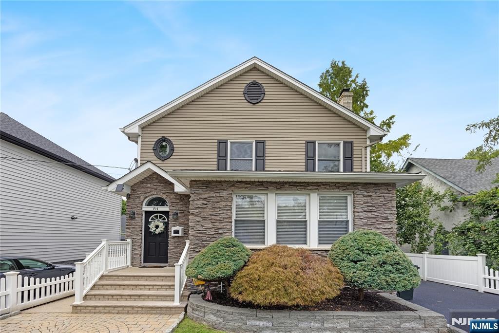 84 Vanderburgh Avenue - Photo 1