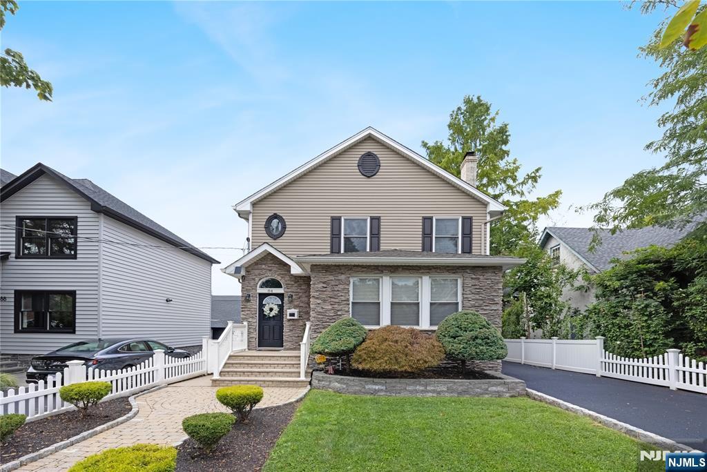 84 Vanderburgh Avenue - Photo 2