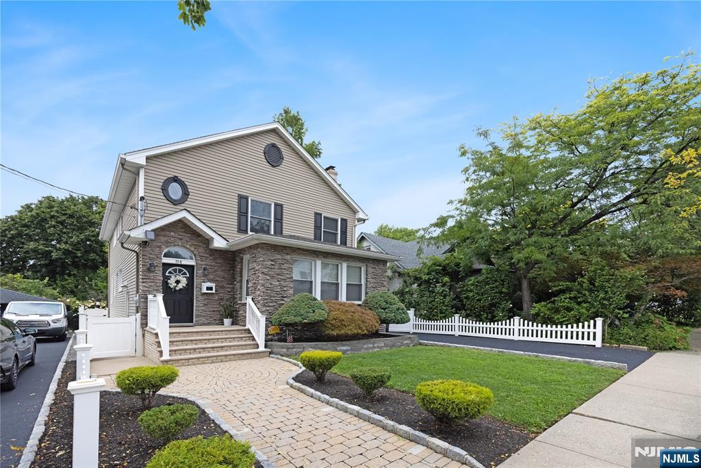 Photo 3 of Single family home for sale at 84 Vanderburgh Ave, Rutherford, NJ 07070 | MLS# 26033256 | Listing updated on 2026-09-16