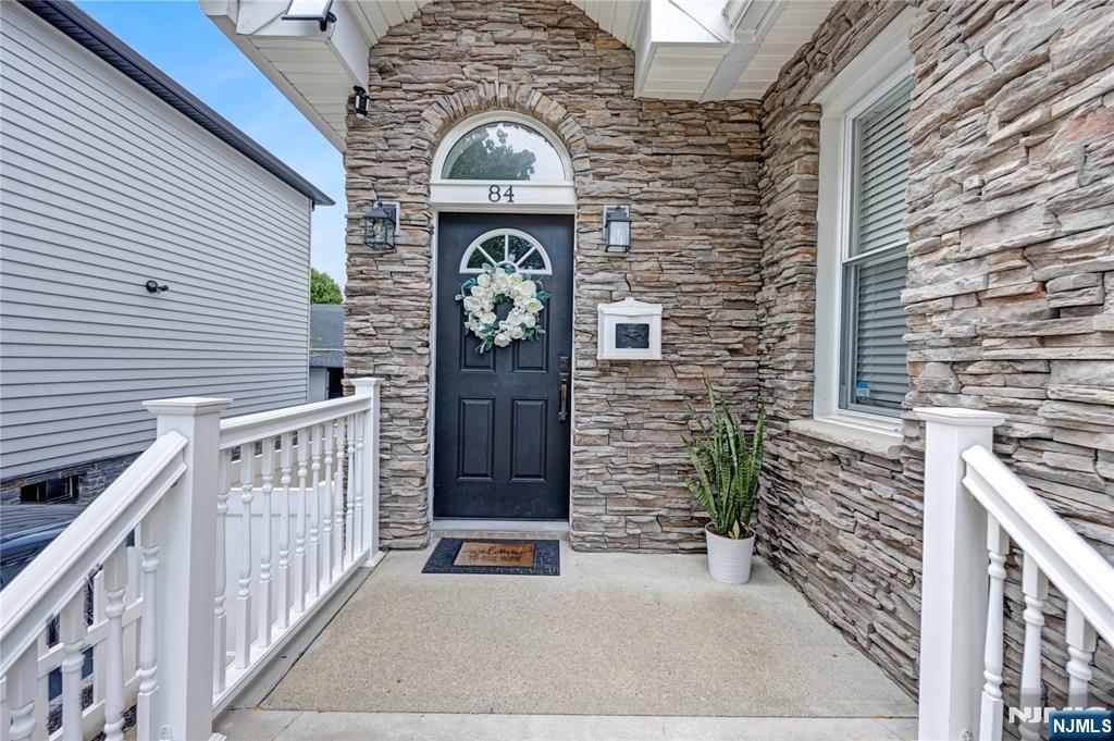 84 Vanderburgh Avenue - Photo 4
