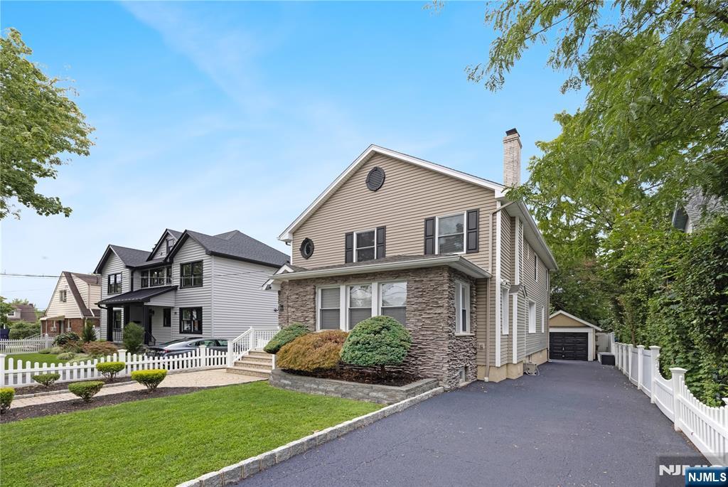 84 Vanderburgh Avenue