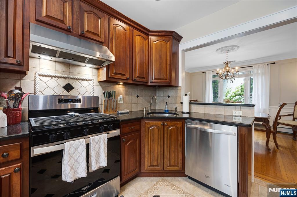 84 Vanderburgh Avenue