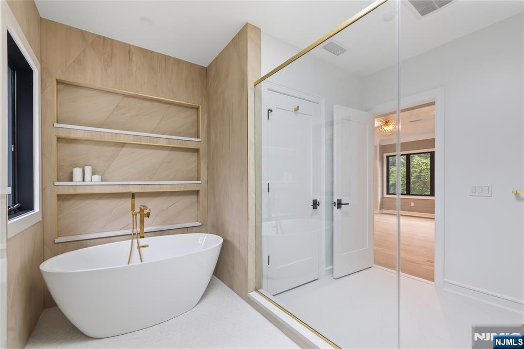 455 Sunset Avenue — photo 12
