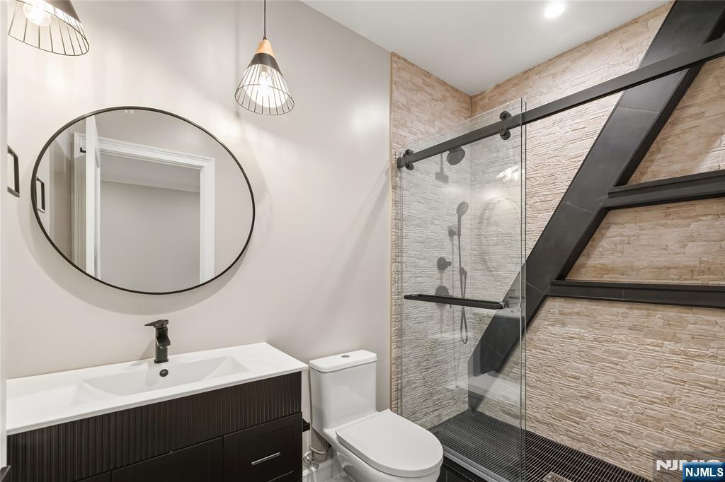 455 Sunset Avenue — photo 15