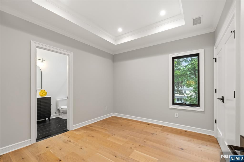 455 Sunset Avenue — photo 23
