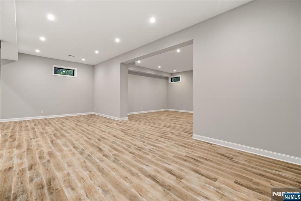 455 Sunset Avenue — photo 28