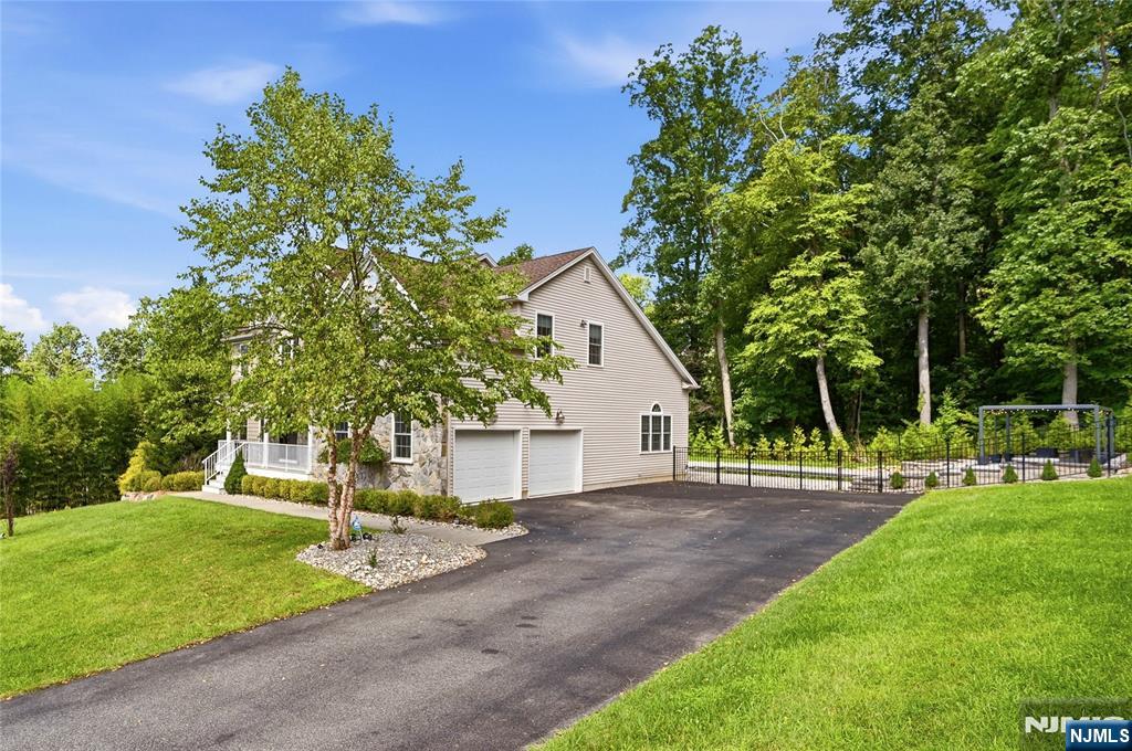 5 Jared Place - Photo 2