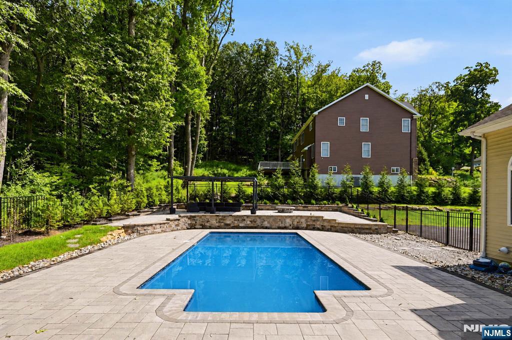 5 Jared Place