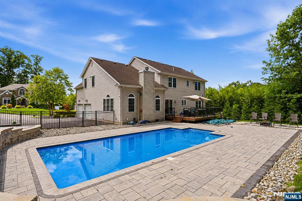 5 Jared Place