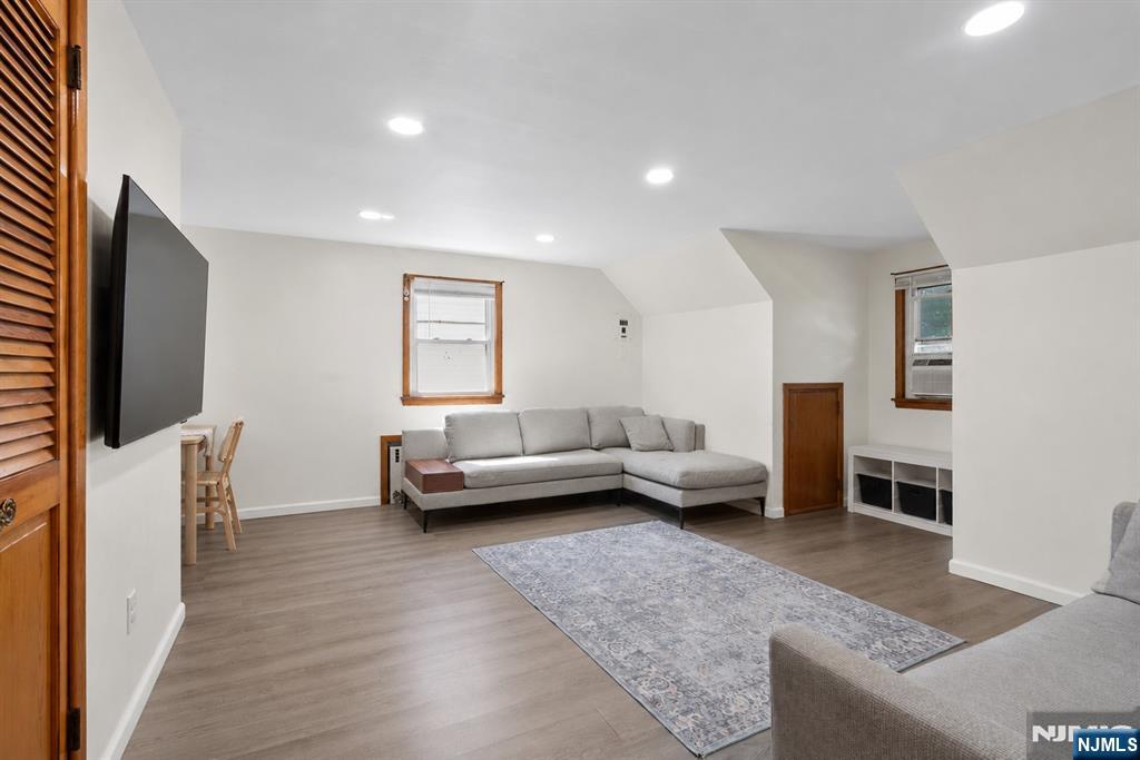 422 Union Ave, Rutherford, NJ 07070