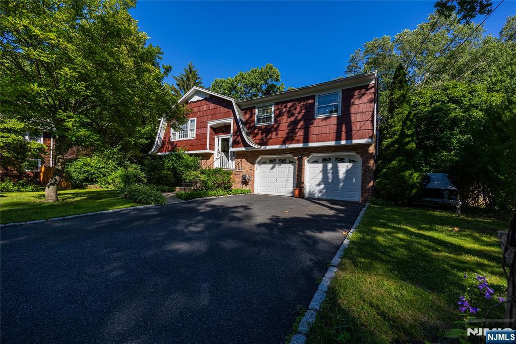 Photo 4 of Single family home for sale at 52 Aspen Ln, West Milford, NJ 07480 | MLS# 26033276 | Listing updated on 2026-09-16