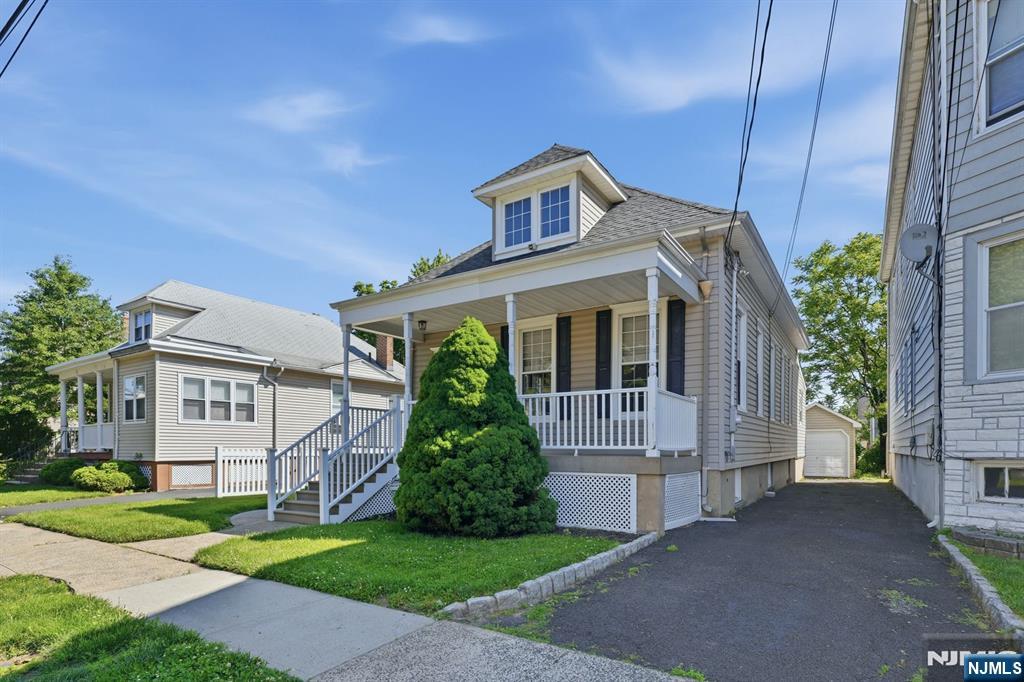 219 Magie Avenue - Photo 1