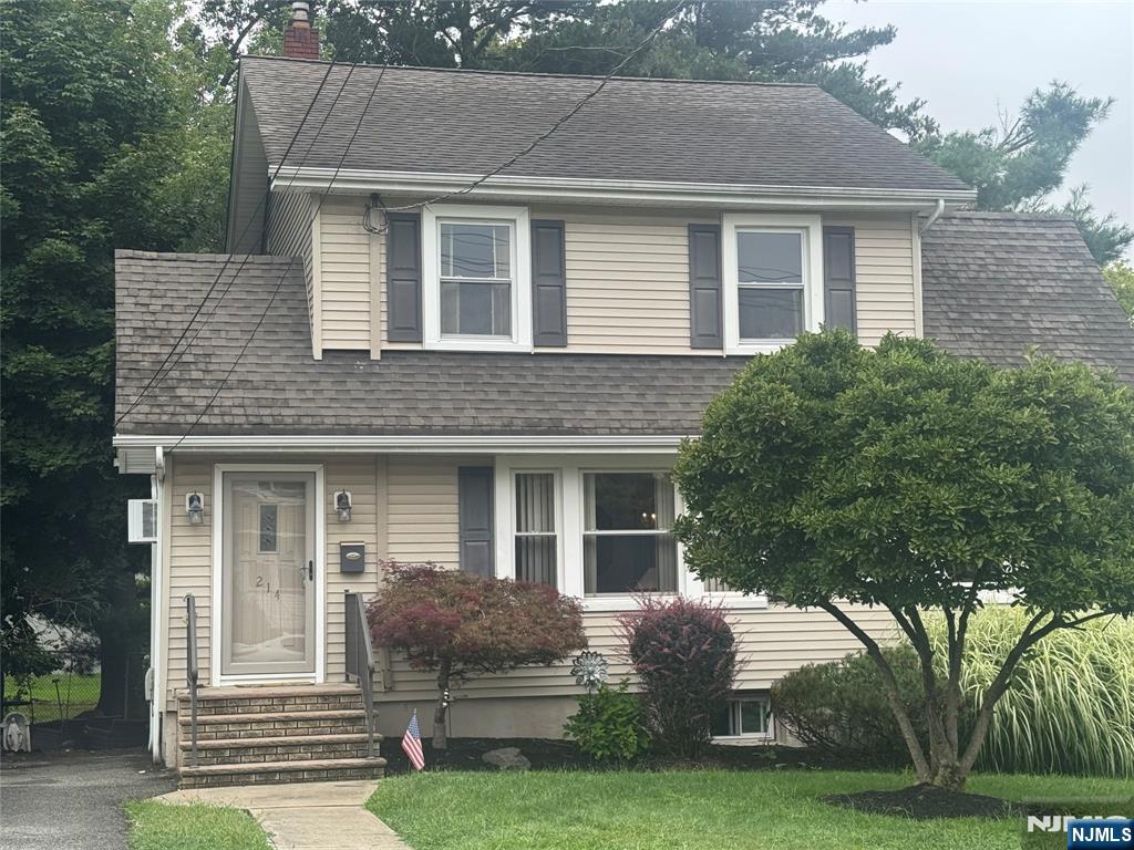 214 Boyle Avenue - Photo 1