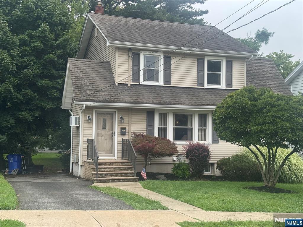 214 Boyle Avenue - Photo 2