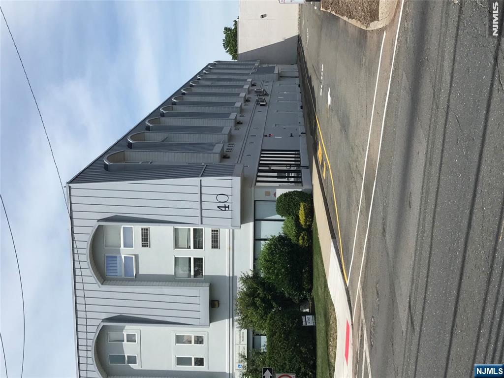 40 Washington Avenue B4 - Photo 1