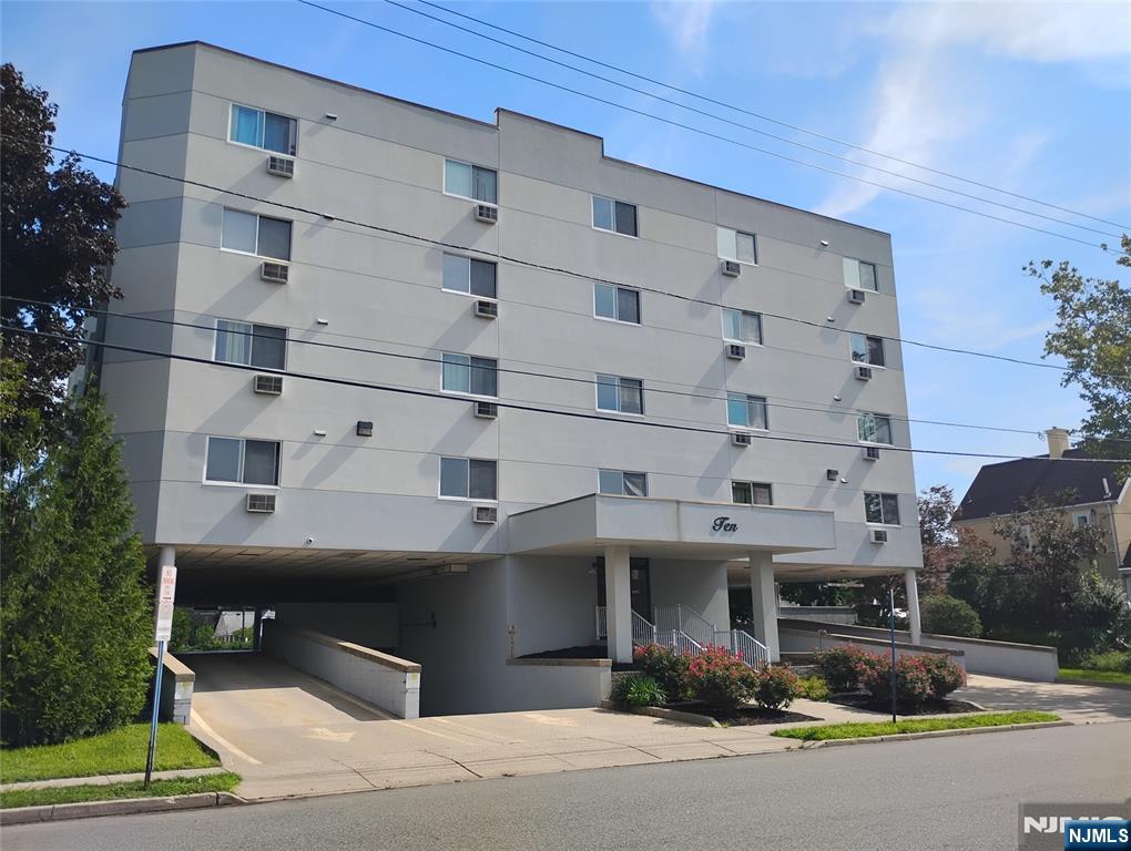 10 Orchard St #3F, Hackensack, NJ 07601